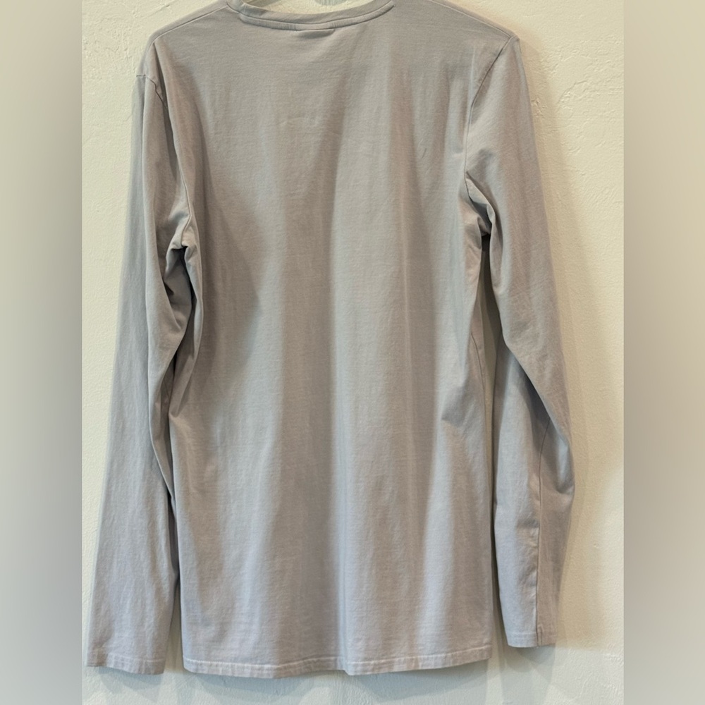 Gymshark shirt. Round neck. Long sleeves. Grey. Men’s medium. - Picture 2 of 3